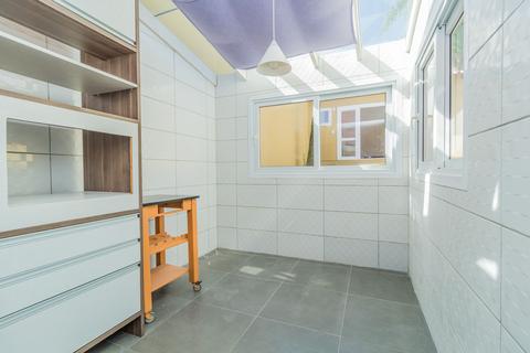 Image 35 - 222898