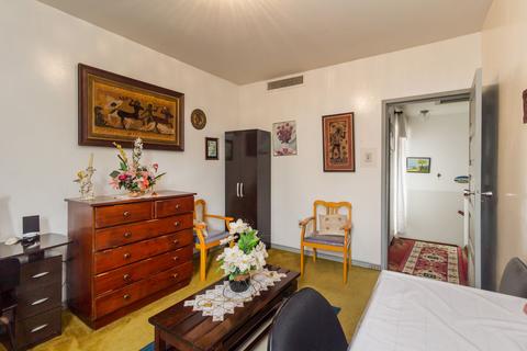 Image 29 - 223556