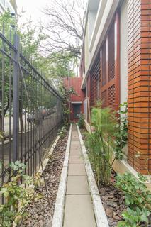 Image 52 - 223556