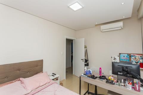Image 22 - 223585