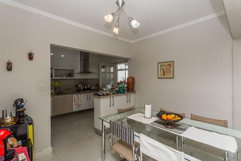 Image 34 - 223585