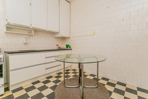 Image 19 - 225194