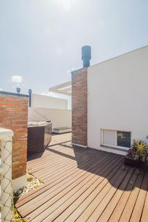 Image 30 - 225243