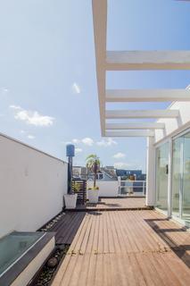 Image 37 - 225243