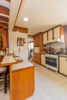 Image 25 - 225425