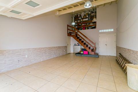 Image 30 - 225603