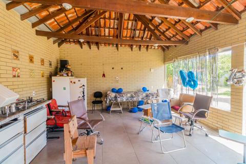 Image 33 - 225799