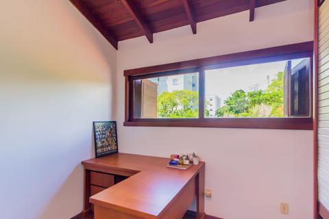 Image 35 - 225850