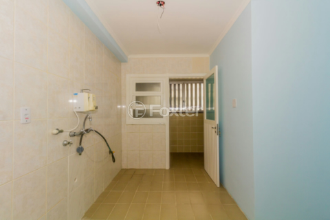 Image 19 - 225857