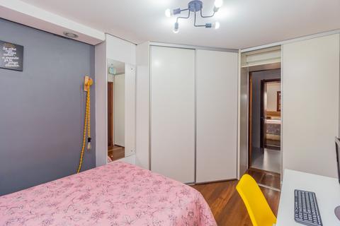 Image 31 - 225955