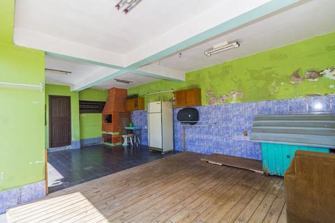 Image 25 - 225975