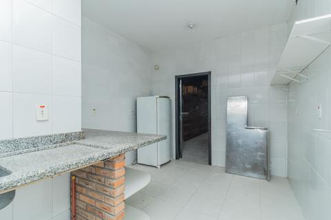 Image 17 - 226377