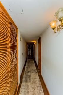 Image 31 - 226799