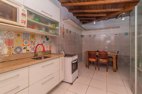 Image 14 - 226855
