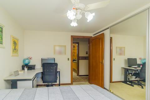 Image 34 - 228382
