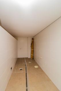 Image 35 - 228568