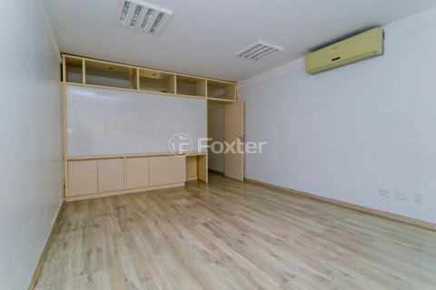 Image 4 - 228782