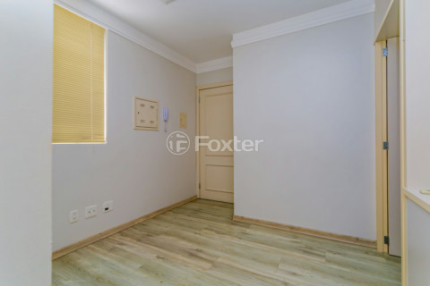Image 9 - 228782