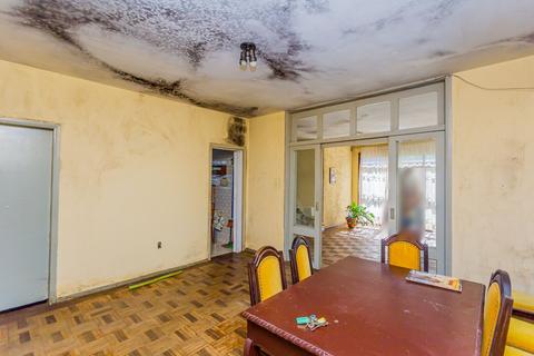 Image 21 - 228866