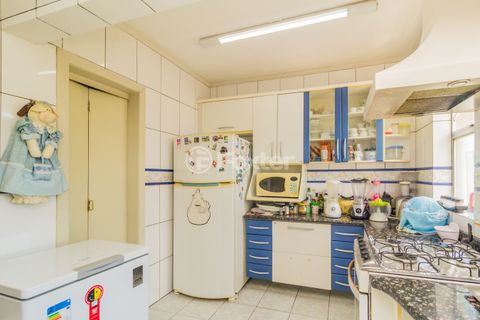 Image 20 - 228933