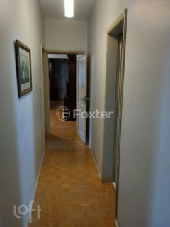 Image 10 - 233250