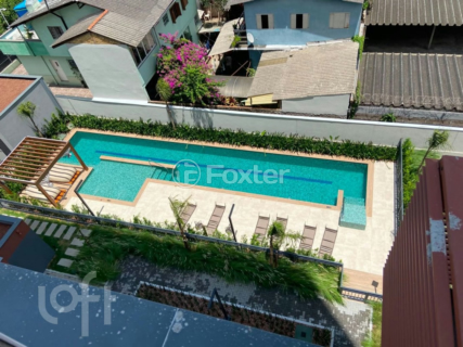 Image 34 - 233600