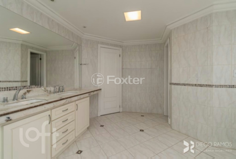 Image 29 - 238599