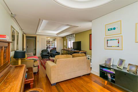 Image 44 - 242344