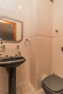 Image 32 - 242524