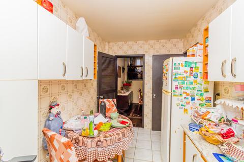 Image 31 - 242702
