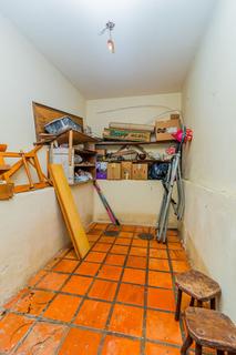 Image 37 - 242702