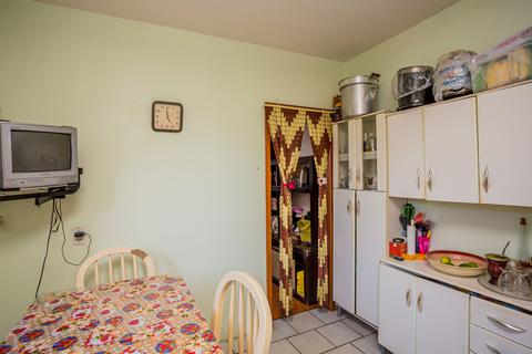 Image 29 - 242758
