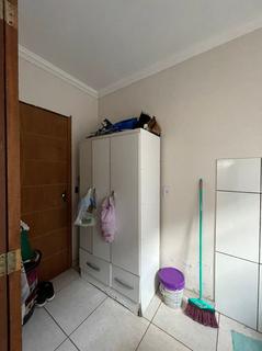 Image 12 - 242778