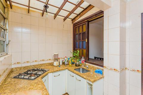 Image 25 - 242937