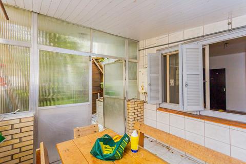 Image 30 - 242937