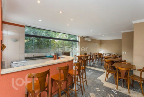 Image 21 - 243900