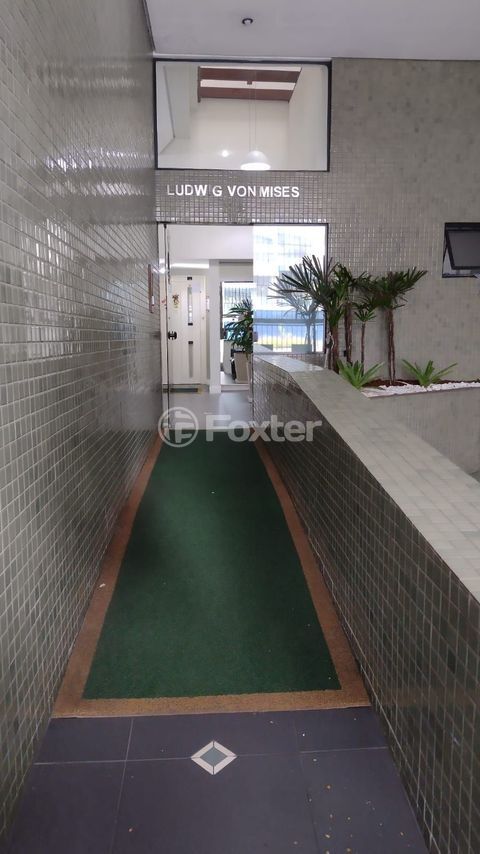 Image 10 - 244765