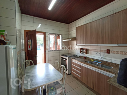 Image 11 - 245542