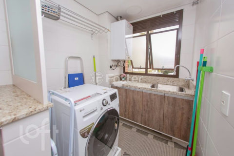Image 29 - 247810