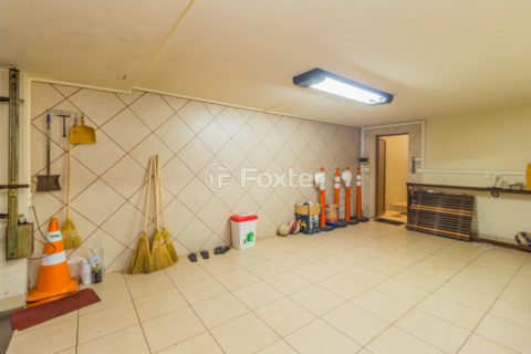 Image 35 - 251672