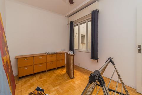 Image 17 - 251957