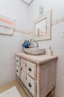 Image 25 - 252683
