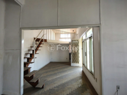 Image 23 - 253004