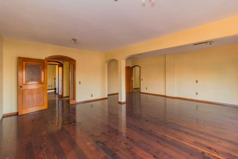 Image 3 - 256802