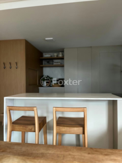 Image 1 - 256981