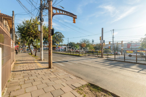 Image 32 - 257068