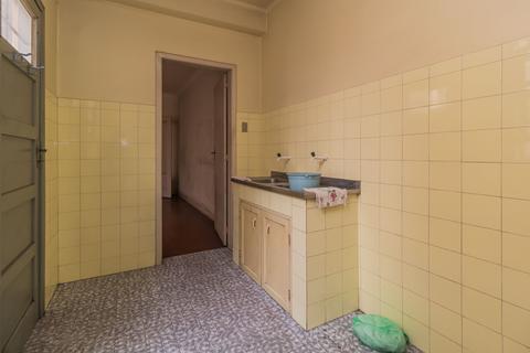 Image 11 - 257943