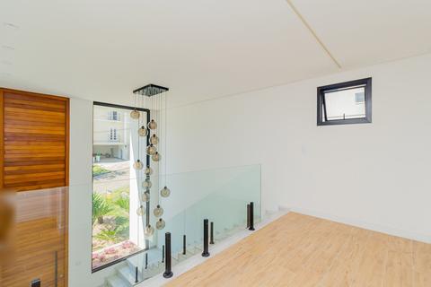 Image 21 - 266421