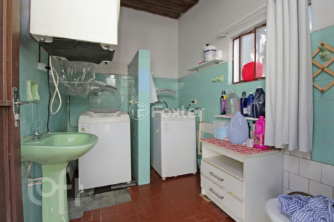 Image 24 - 270030