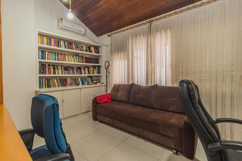 Image 32 - 270515